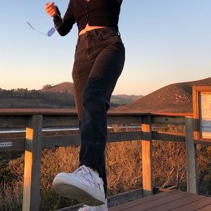 Urban outfitters black mom jeans